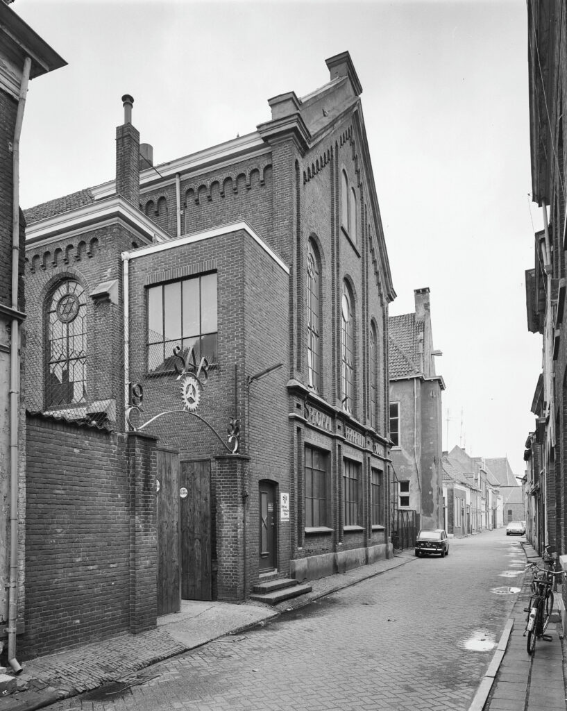 Synagoge Zutphen, 1977 (Foto: Rijksdienst voor het Cultureel Erfgoed)