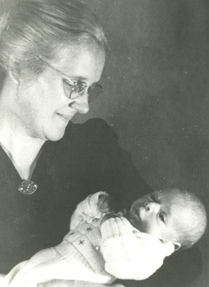 Dela Wikkerink-Eppink met Aron Jedwab alias Willem Herfstink