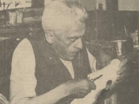 Klompenmaker H. Hoefman - Dagblad Tubantia, 29-08-1966