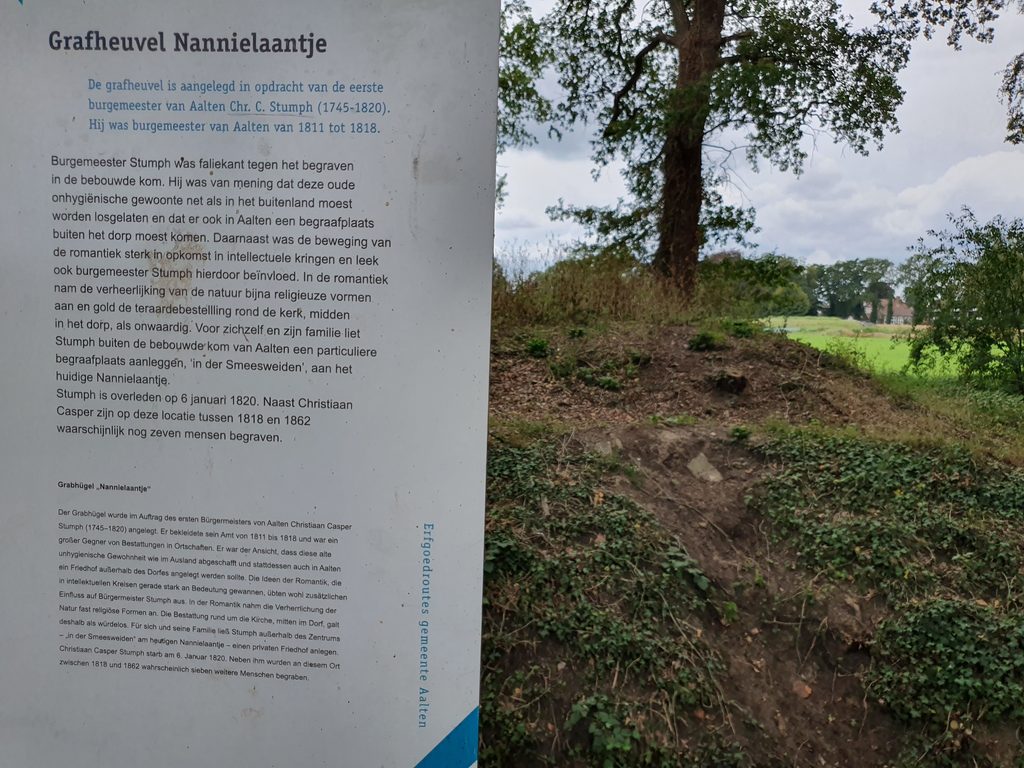 Informatiepaneel bij de Grafheuvel aan het Nannielaantje in Aalten