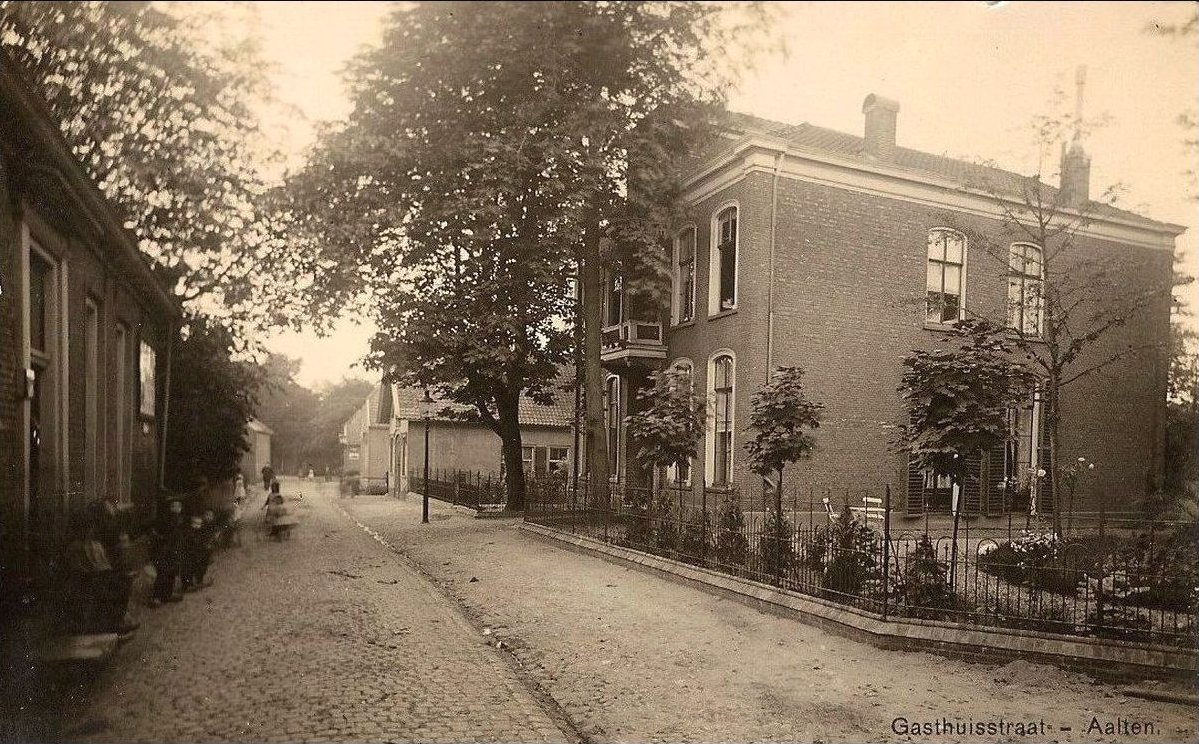 Haartsestraat 10-12, Aalten
