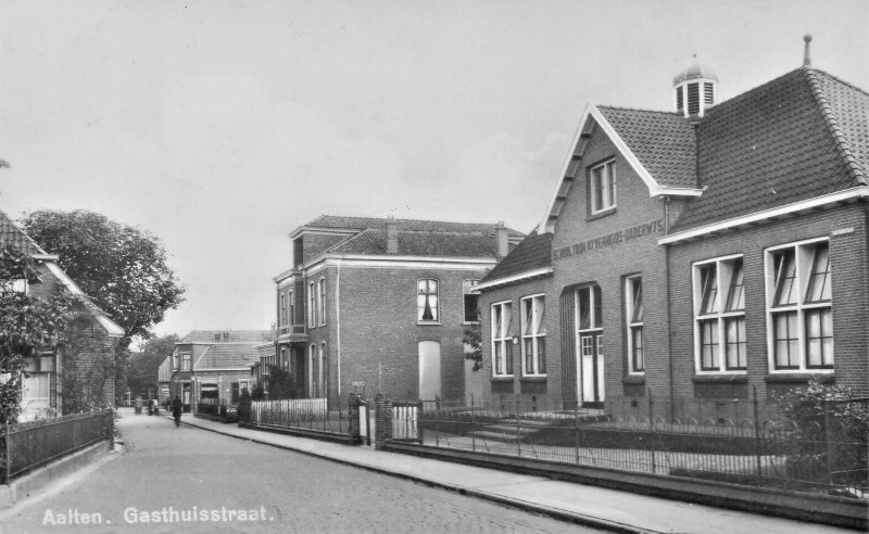 Haartsestraat 8, Aalten (Nijverheidsschool)