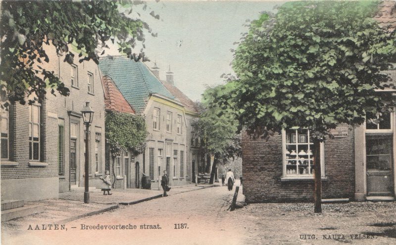 Hoek Markt-Bredevoortsestraatweg (ca. 1902)