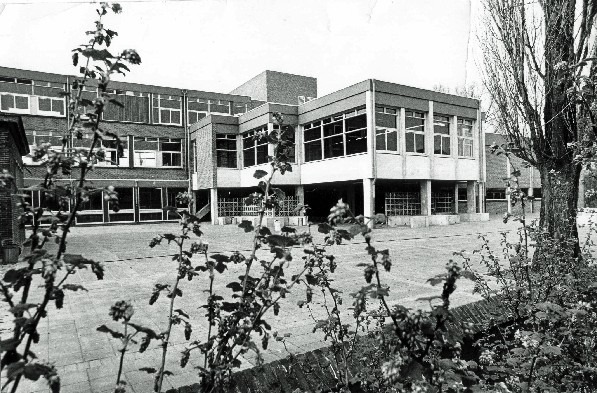 Polstraat 25, Aalten - Technische School, 1977