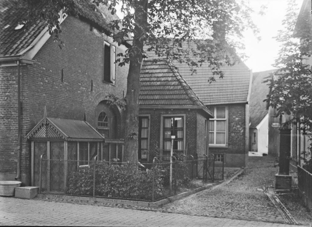 De zogenoemde 'Puttegang', achter het Stiemenshuus