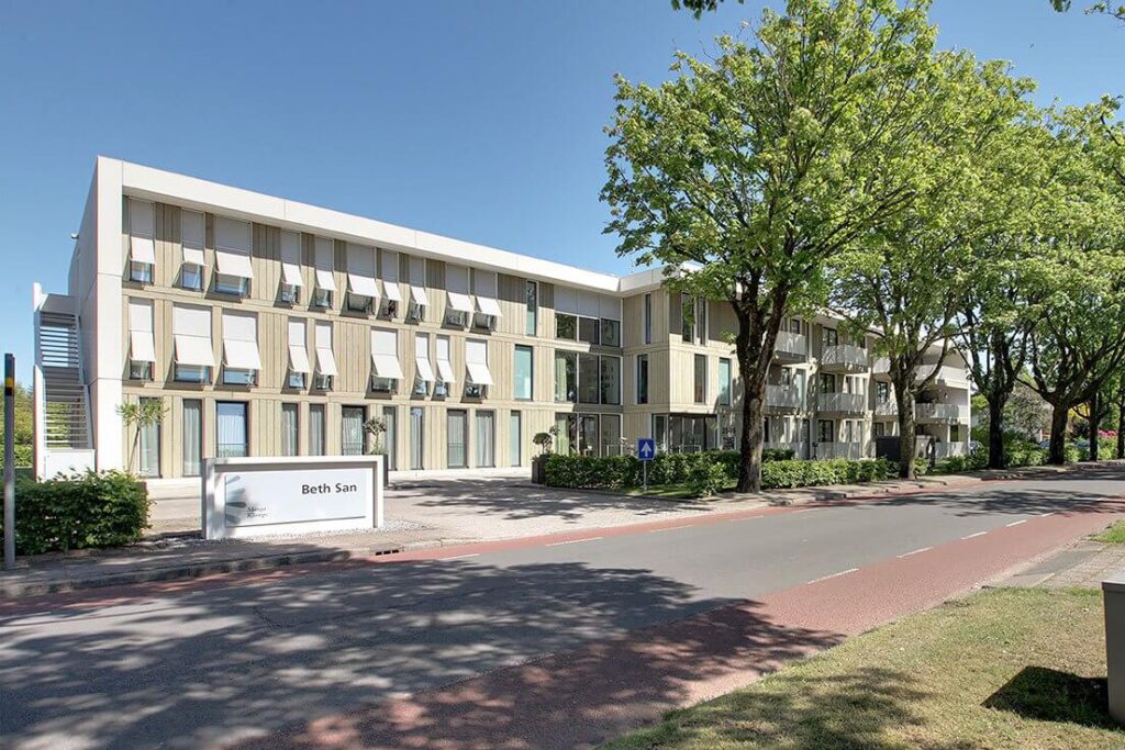 Ludgerstraat 17-25, Aalten - Beth San