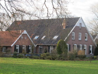 Steengroeveweg 1, Lintelo (Lens)