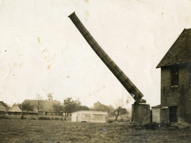 Bleaching works, Dale - chimney collapses, 1937