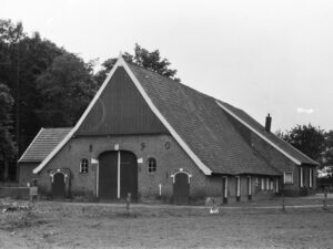 Eppink, Romienendiek 4, Dale