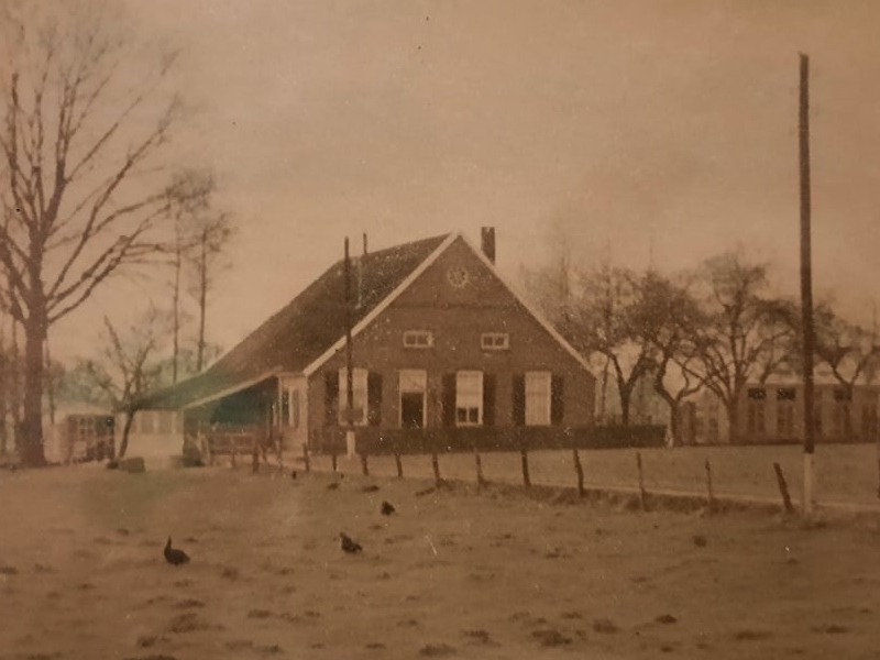 De Knalhutte, Koskampweg 2, IJzerlo