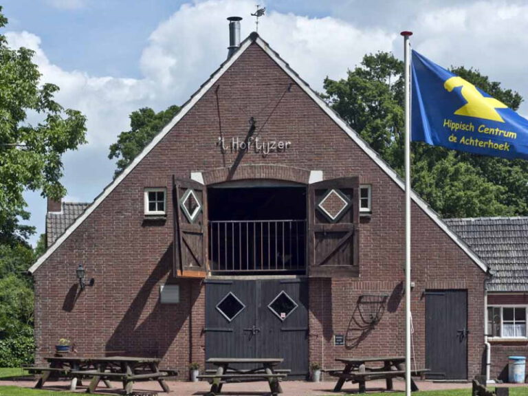 Hoftijzer, Kruisdijk 14, IJzerlo