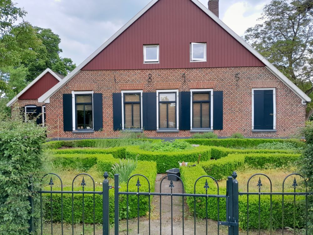 Klokkemakersweg 4, IJzerlo (voorgevel 1845)