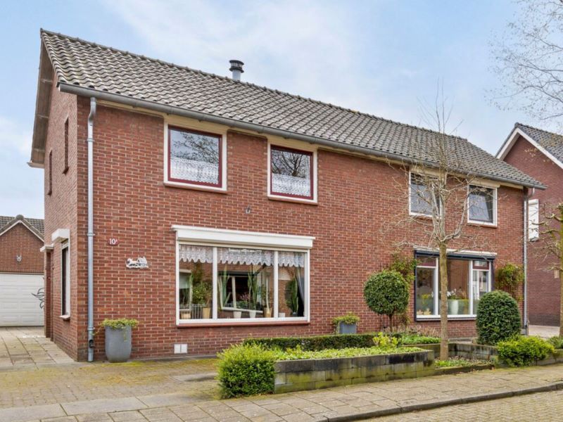 Koopmanstraat 10(-1), Aalten