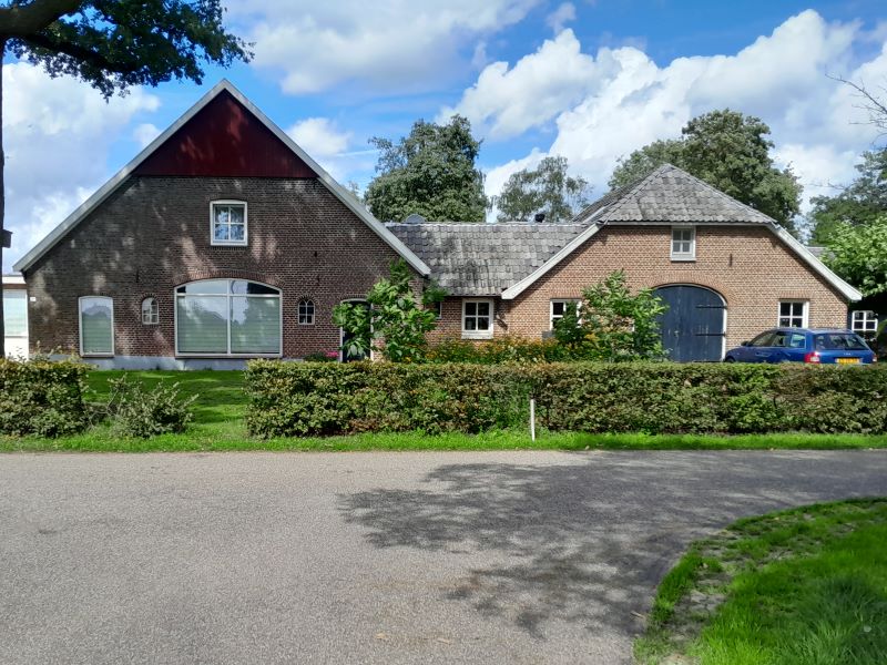 Stokkertweg 2, IJzerlo (Roelofshuis)