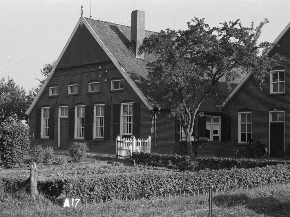 Varsseveldsestraatweg 95, Lintelo (Schurink) - Foto Heidemij, 1954