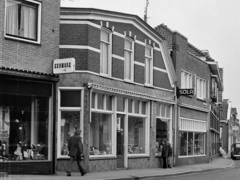 E. Hogeweg Huishoudelijke artikelen, Bredevoortsestraat 11, Aalten