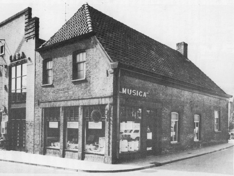 Musica - Landstraat 3, Aalten