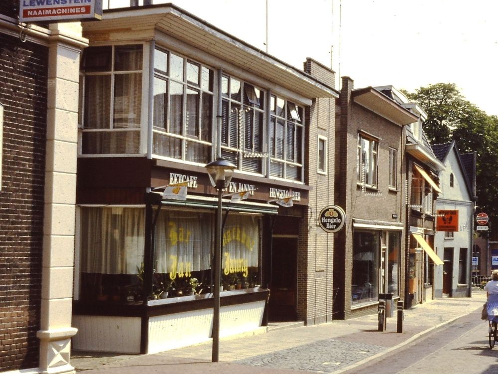 Landstraat 8, Aalten - Eetcafé Jan & Janny (collectie Leo van de Linde)