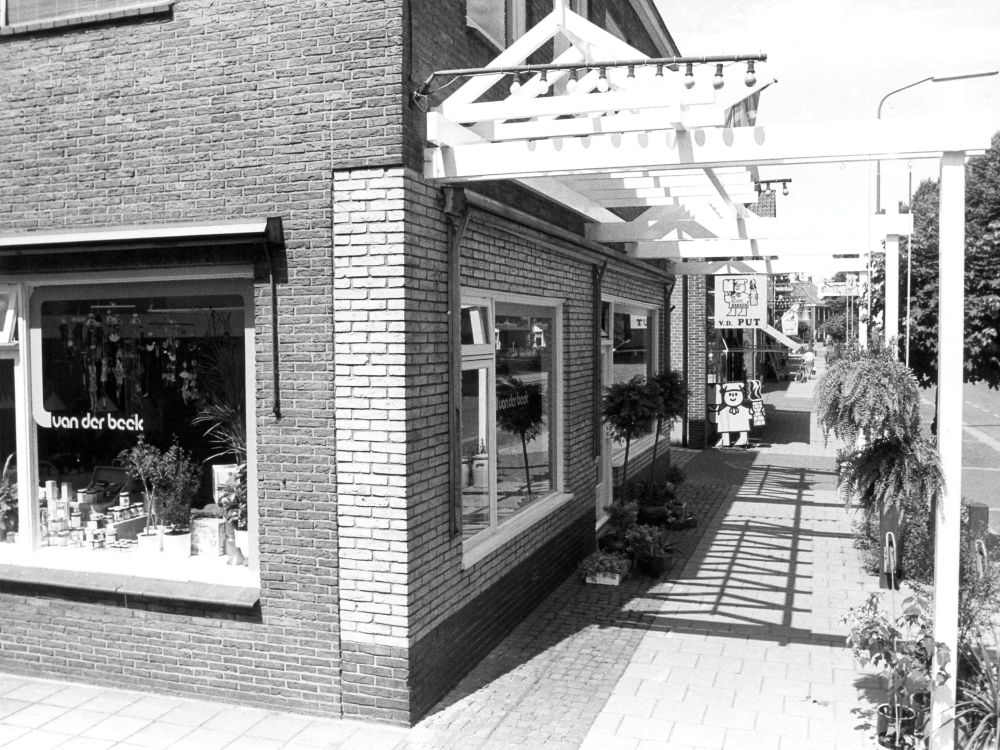 Dijkstraat 50, Aalten - Van der Beek (1988)