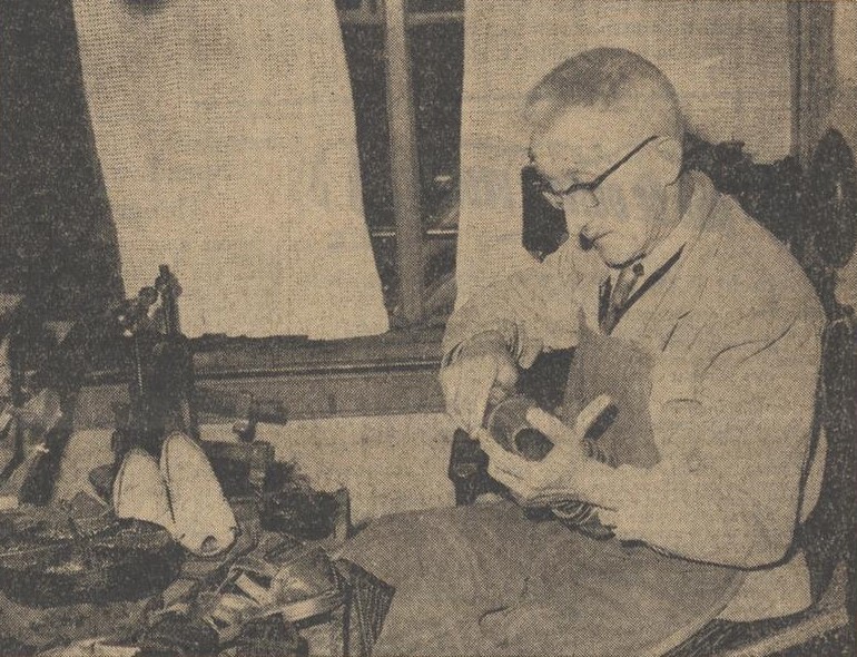Prinsenstraat 12, Schoenmaker Baan - Dagblad Tubantia, 13-08-1958
