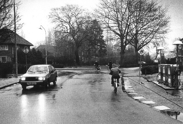 Adm. de Ruyterstraat 1, Aalten (tankstation Veneman), 1981