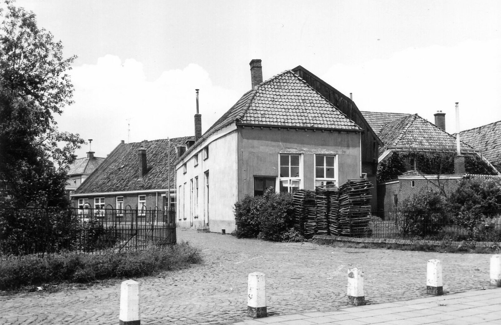 Achter/zijkant pand Breekveldt, vanaf het Hoge Blik