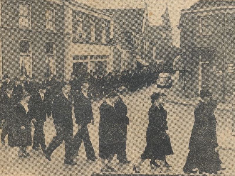 Funeral procession of Johan Obbink - Graafschapbode, 1957-05-15