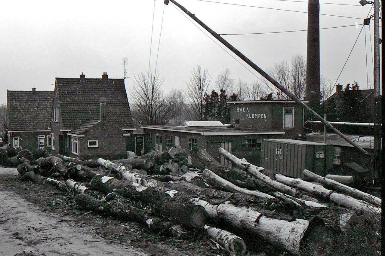 Grevinkweg 2, Aalten (Klompenfabriek BADA) - Foto van P. Rhebergen