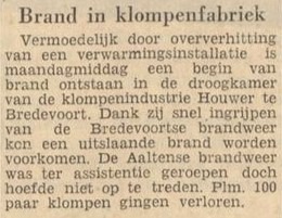Klompenfabriek Houwer, Bredevoort - Dagblad Tubantia, 10-01-1961