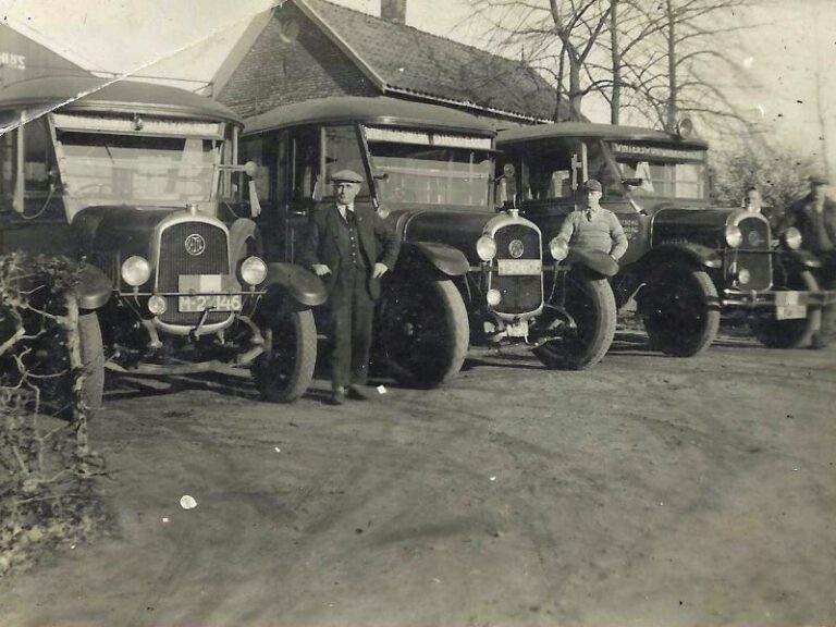 Veldhuis, 3 bussen lijndienst Winterswijk-Dinxperlo