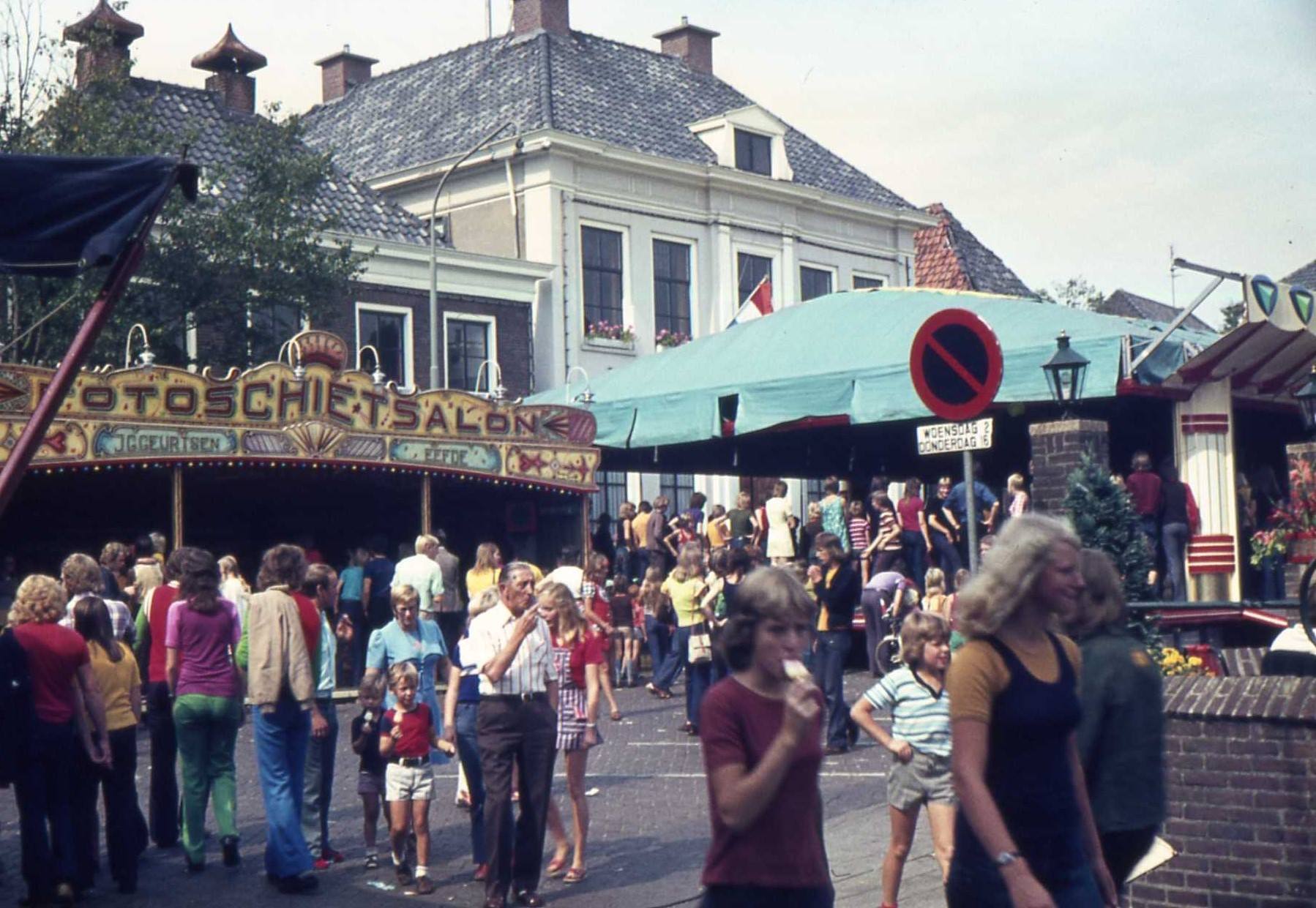 Markt met kermis, jaren 1970