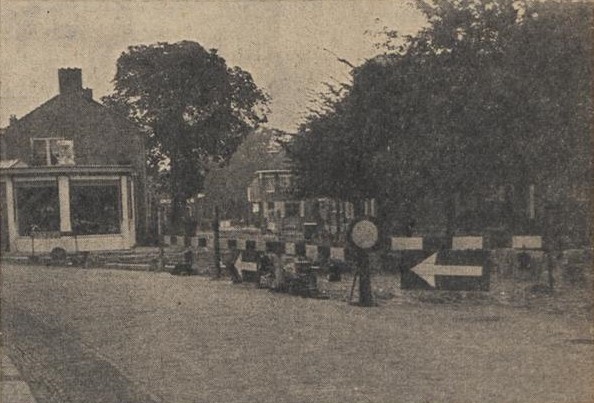 De Haartsestraat te Aalten ondergaat een belangrijke verbetering. De z.g. kinderkopjes moeten plaatsmaken voor een modern plaveisel in de vorm van klinkers, terwijl ook de straat aanmerkelijk wordt verbreed. Koortsachtig wordt er gewerkt om voor het invallen van de winter de straat weer vrij te kunnen geven voor het verkeer.