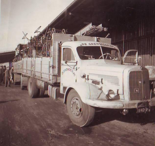 De Grenskoerier (Kempers)