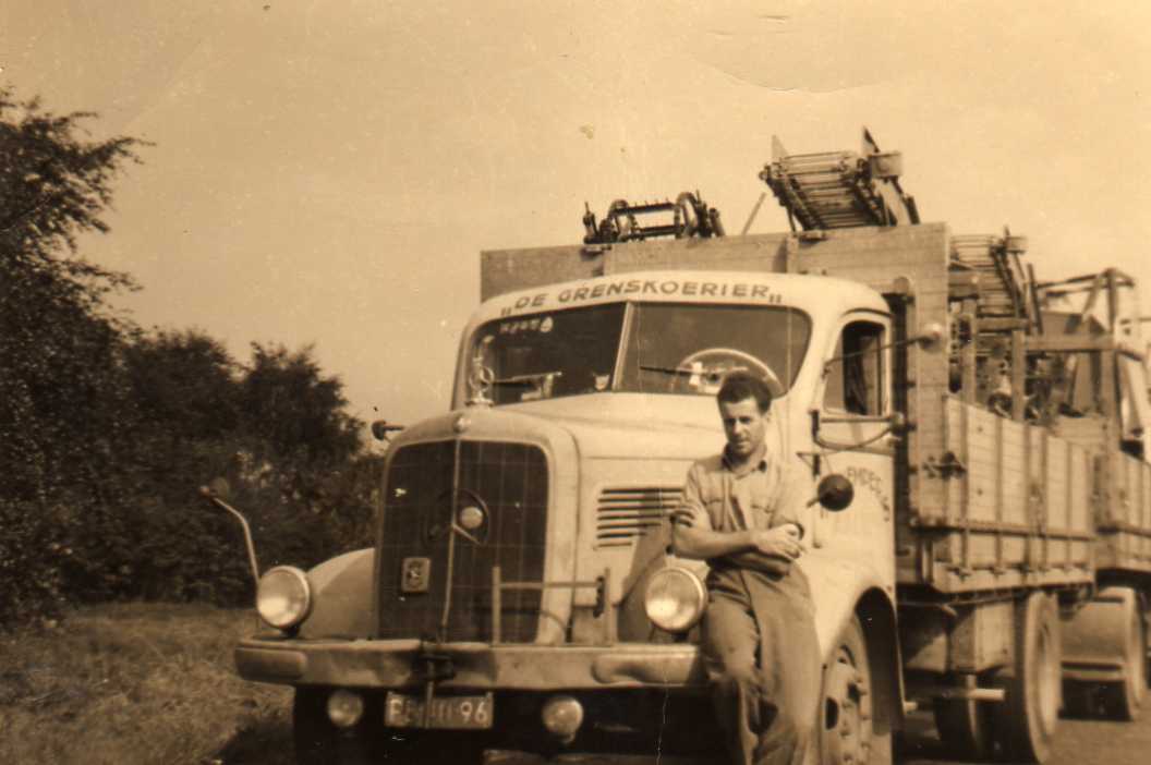 De Grenskoerier (Kempers), met Willie Knipscheer