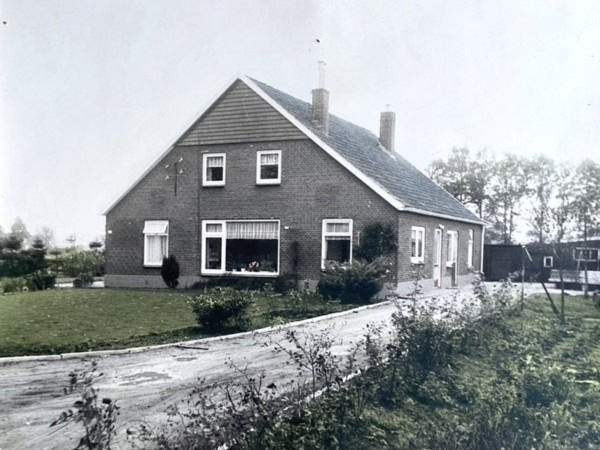 Molenkampsdijk 26 en 26a, Aalten (Wamelink)