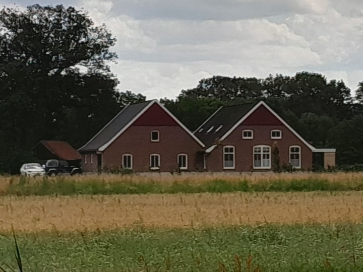 Veenhuisweg 6, Heurne