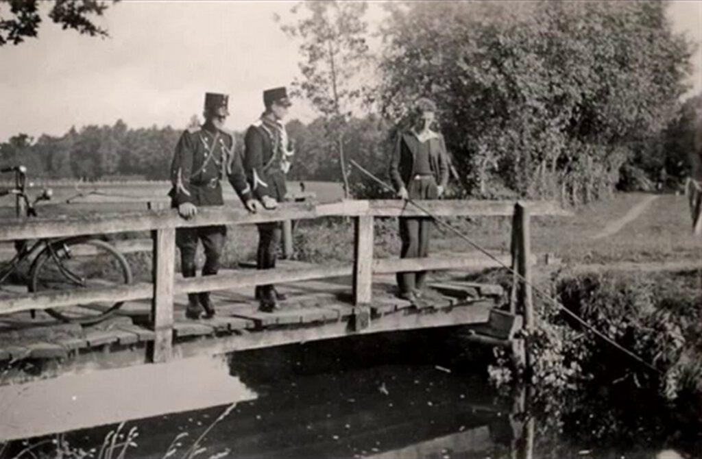 Nannielaantje, brug over de Slingebeek