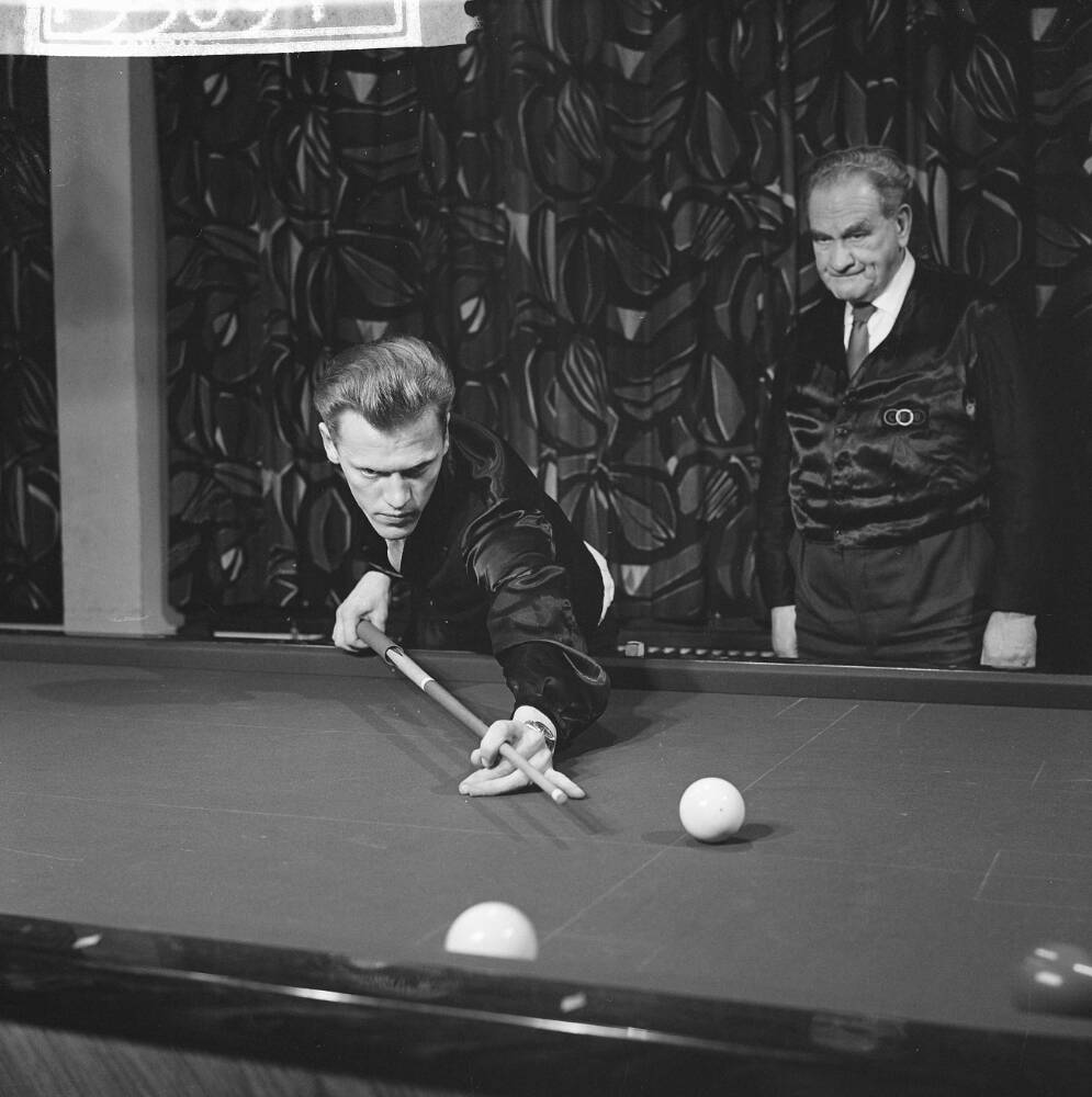 Nederlandse Kampioenschappen biljarten Ereklasse 47/1. Hans Vultink uit Aalten (Foto: Nationaal Archief)