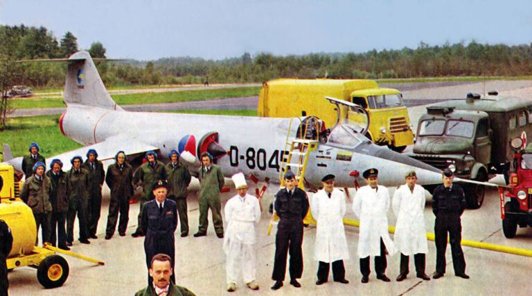 Lockheed F-104G Starfighter D-8045 van 306 Squadron op vliegbasis Twenthe, begin jaren 1960
